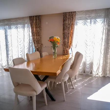 Graf Victor Apartment *