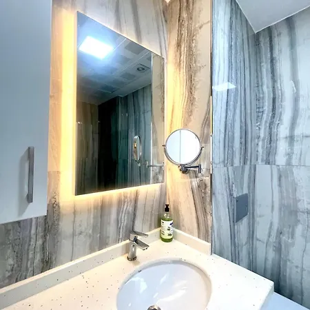 Graf Victor Apartment *